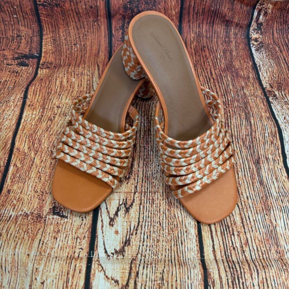 Universal‎ Thread Rachel Sandal - Size 8
